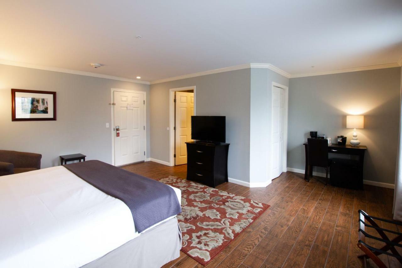 The Dahlonega Square Hotel&Villas Esterno foto