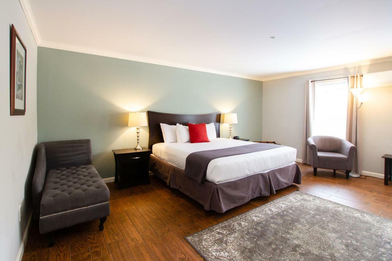 The Dahlonega Square Hotel&Villas Esterno foto
