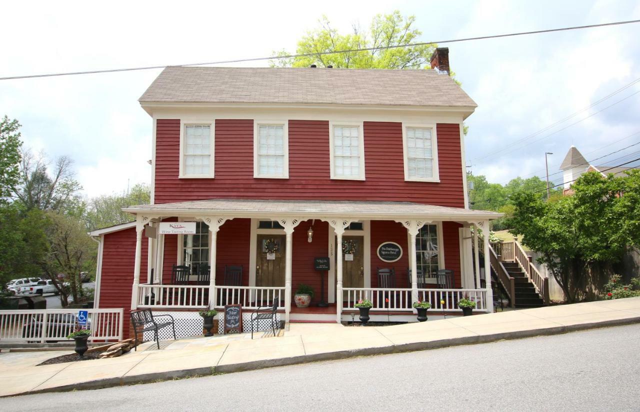 The Dahlonega Square Hotel&Villas Esterno foto